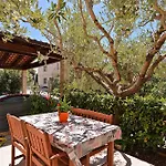 Vesna 1642 Daire Pula
