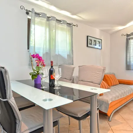 Vesna 1642 Apartmán *