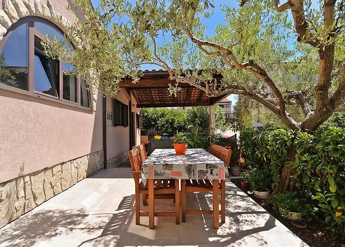 Vesna 1642 아파트 풀라